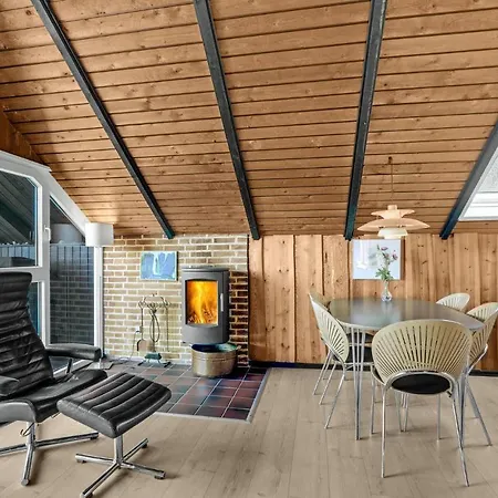 3 Bedroom Lovely In Holiday home *